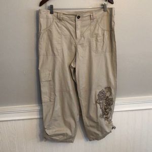 Style & Co. Sz 12 Cropped Cargo pants w/ appliqué.